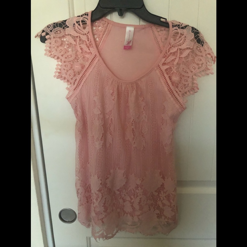 No Boundaries Peach Lace Top Xs